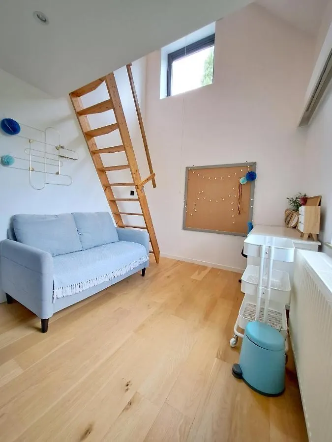 Guest House Tomorrowland Kontich 0*,  Belgie